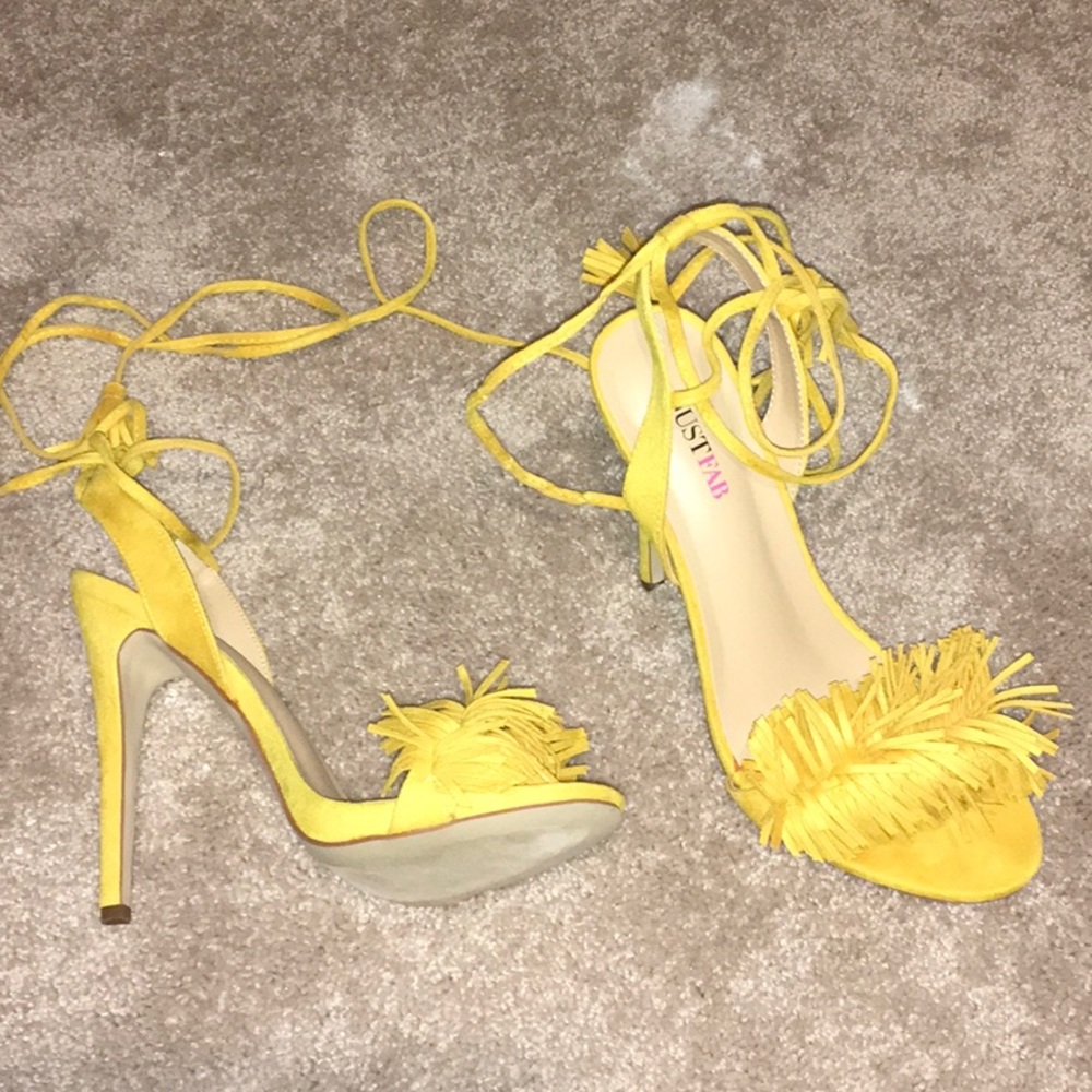 JustFab Tayrey Sz 11 Yellow fringe tassel Ankle